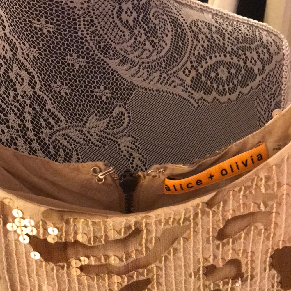 Alice + Olivia Size 0 gold sequin Mini dress - Picture 4 of 5
